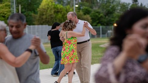 Milonga Picnic estará musicalizada por Estela Balbuena, reconocida bailarina y milonguera. Milonga Picnic estará musicalizada por Estela Balbuena, reconocida bailarina y milonguera.