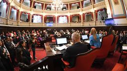 Sigue la discusión por las comisiones del Senado Sigue la discusión por las comisiones del Senado