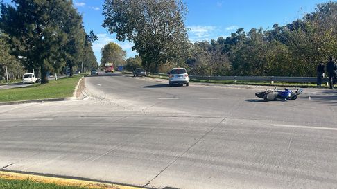 milagro en berisso: impactante choque en 60 y rotonda rene favaloro milagro en berisso: impactante choque en 60 y rotonda rene favaloro