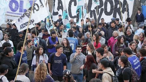 Militantes se reunieron tras la condena a Cristina Kirchner. Militantes se reunieron tras la condena a Cristina Kirchner.