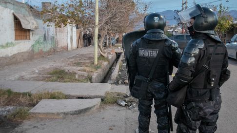 Operativo policial en Las Heras. Operativo policial en Las Heras.