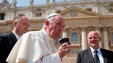 El Papa Francisco no perdió las costumbre de cuando solo era Jorge Bergoglio.