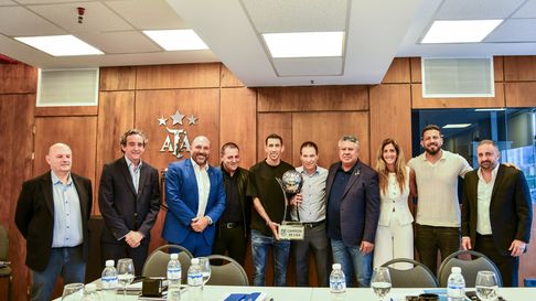 La foto de Rosario Central con el título que AFA otorgó La foto de Rosario Central con el título que AFA otorgó