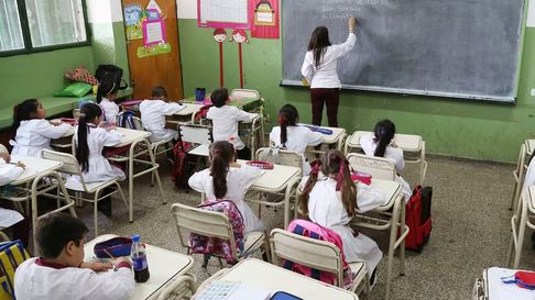 Las escuelas deben seguir un protocolo de actuación ante situaciones emergentes. Las escuelas deben seguir un protocolo de actuación ante situaciones emergentes.