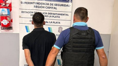 robo y escape fallido en arturo segui: lo atraparon con una cuchilla robo y escape fallido en arturo segui: lo atraparon con una cuchilla