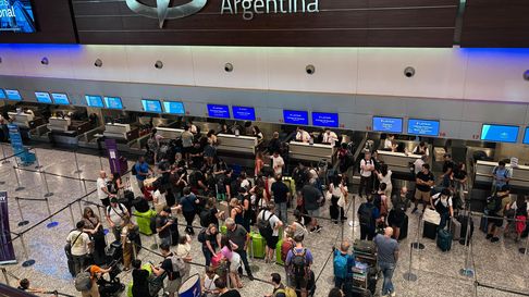 urgente: los pilotos haran paro tres horas y el efecto domino afectara vuelos en todo el pais urgente: los pilotos haran paro tres horas y el efecto domino afectara vuelos en todo el pais