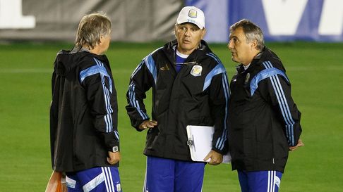 claudio gugnali recordo a alejandro sabella: a veces lo sueno claudio gugnali recordo a alejandro sabella: a veces lo sueno