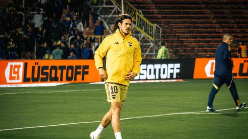 El gesto de Cavani contra los hinchas de la Lepra. El gesto de Cavani contra los hinchas de la Lepra.