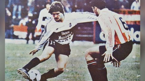 Gimnasia eliminó a Estudiantes en la Copa Centenario con un gol de Guillermo Barros Schelotto Gimnasia eliminó a Estudiantes en la Copa Centenario con un gol de Guillermo Barros Schelotto