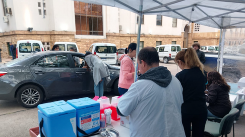 Con la posibilidad de aplicarse vacunas desde al auto buscan completar esquemas del calendario nacional Con la posibilidad de aplicarse vacunas desde al auto buscan completar esquemas del calendario nacional