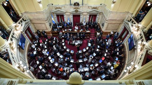El Senado de la Nación avanzó hoy en la Comisión de Asuntos Constitucionales con el dictamen del proyecto de Ficha Limpia El Senado de la Nación avanzó hoy en la Comisión de Asuntos Constitucionales con el dictamen del proyecto de Ficha Limpia