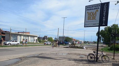 Así fue el corte parcial en la avenida 44 y 213, en el barrio El Toboso en la localidad de Etcheverry Así fue el corte parcial en la avenida 44 y 213, en el barrio El Toboso en la localidad de Etcheverry