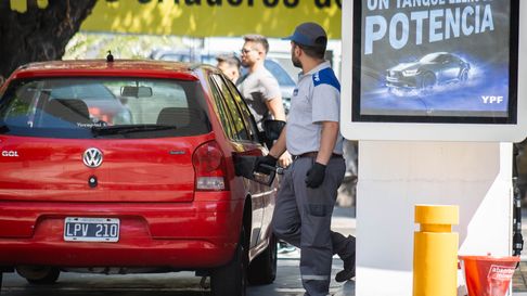 Podría bajar el precio de la nafta. Podría bajar el precio de la nafta.