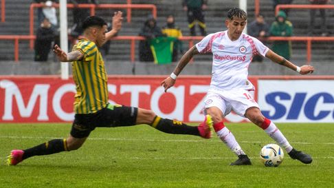 Aldosivi cayó en Mar del Plata y Gimnasia respiró aliviado Aldosivi cayó en Mar del Plata y Gimnasia respiró aliviado