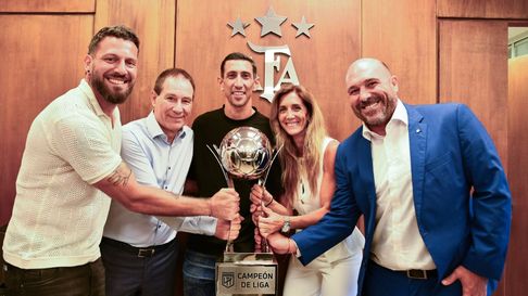 Ángel Di María defendió el título fantasma otorgado a Rosario Central. Ángel Di María defendió el título fantasma otorgado a Rosario Central.