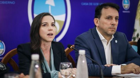 Funcionarios del Gobierno en conferencia de prensa por las amenazas en las escuelas Funcionarios del Gobierno en conferencia de prensa por las amenazas en las escuelas