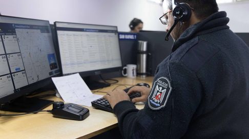 Policía de Mendoza logró intervenir en dos hechos delictivos en Godoy Cruz y detener a cinco delincuentes. Policía de Mendoza logró intervenir en dos hechos delictivos en Godoy Cruz y detener a cinco delincuentes.