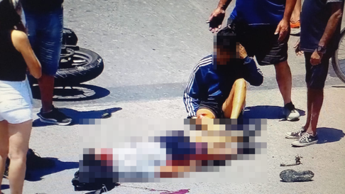 Un joven sufrió traumatismo de craneo y varias fracturas tras un choque en Ensenada. Un joven sufrió traumatismo de craneo y varias fracturas tras un choque en Ensenada.