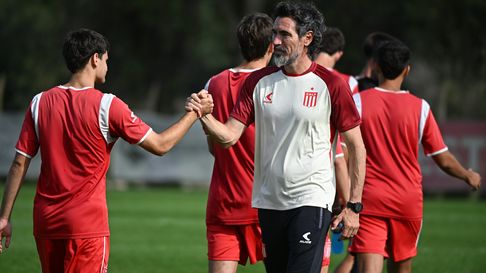 Eduardo Domínguez duda de cara al próximo partido de Estudiantes Eduardo Domínguez duda de cara al próximo partido de Estudiantes