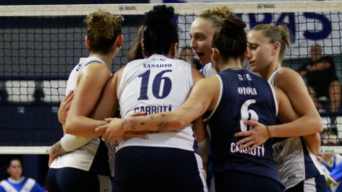 Las Lobas vencieron a Ferro en el partido de ida de los cuartos de final de la Liga Argentina Femenina de Vóley Las Lobas vencieron a Ferro en el partido de ida de los cuartos de final de la Liga Argentina Femenina de Vóley