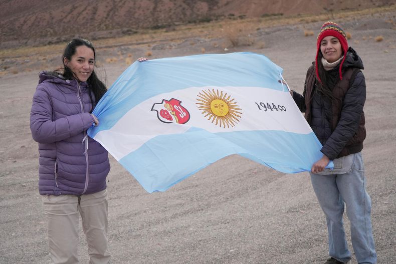 La jornada arrancó con un caravanazo en las rutas desde las 3 am hacia Uspallata en contra de San Jorge. La jornada arrancó con un caravanazo en las rutas desde las 3 am hacia Uspallata en contra de San Jorge.