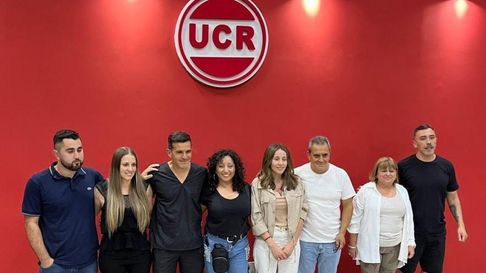 Rivadavia ya tiene foto familiar de candidatos a concejales. Rivadavia ya tiene foto familiar de candidatos a concejales.