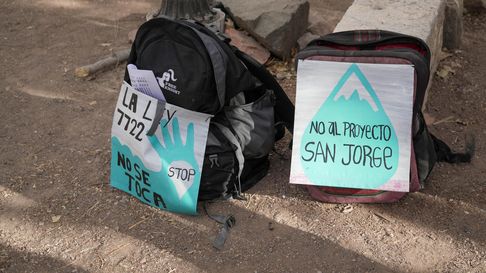 Cacerolazo y gran marcha en Mendoza contra el proyecto minero San Jorge en Uspallata, en defensa del agua y el medio ambiente. Cacerolazo y gran marcha en Mendoza contra el proyecto minero San Jorge en Uspallata, en defensa del agua y el medio ambiente.