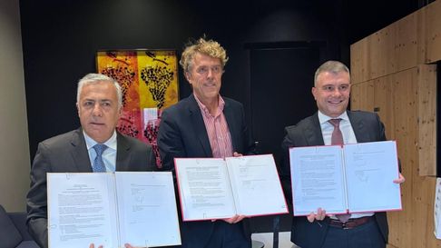 Convenio firmado para que Godoy Cruz avance con la Ciudad del Vino. Convenio firmado para que Godoy Cruz avance con la Ciudad del Vino.