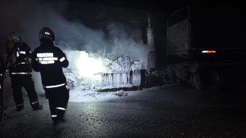 Bomberos controlaron el fuego en la RN7. Bomberos controlaron el fuego en la RN7.