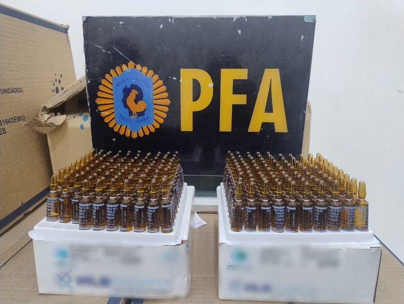 La policía incautó una importante cantidad de insumos médicos que estarían vinculados a los fallecimientos por fentanilo contaminado en La Plata