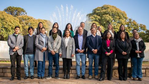 La foto familiar del Frente Verde: dirigentes del Partido Verde, de Libres del Sur y concejales de Malargüe. La foto familiar del Frente Verde: dirigentes del Partido Verde, de Libres del Sur y concejales de Malargüe.