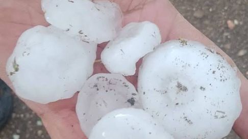 La tormenta sorprendió a vecinos de Maipú y Chacras de Coria. La tormenta sorprendió a vecinos de Maipú y Chacras de Coria.
