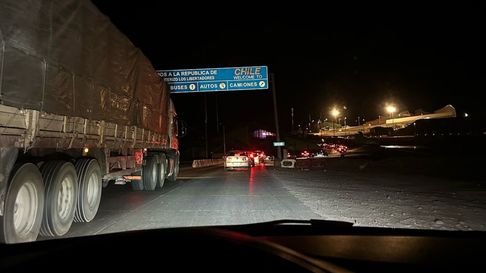 Largas filas de vehículos en el Cristo Redentor. Largas filas de vehículos en el Cristo Redentor.