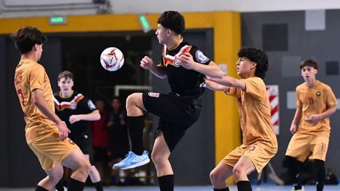 Mendoza debutó en el Argentino de Selecciones de fútbol de salón. Mendoza debutó en el Argentino de Selecciones de fútbol de salón.