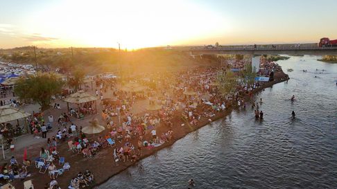El Carnaval se festeja a la vera del río en San Rafael. El Carnaval se festeja a la vera del río en San Rafael.