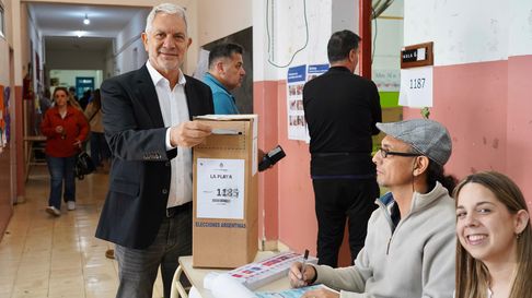Julio Alak votó en Gonnet y habló de las elecciones legislativas 2025 Julio Alak votó en Gonnet y habló de las elecciones legislativas 2025