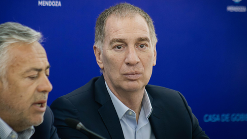 Alfredo Cornejo y el ministro del Interior, Diego Santilli, se volverán a encontrar con al reforma laboral como principal tema. Alfredo Cornejo y el ministro del Interior, Diego Santilli, se volverán a encontrar con al reforma laboral como principal tema.