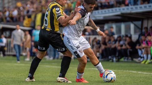 Gimnasia jugó la gran final por el ascenso a primera división. Gimnasia jugó la gran final por el ascenso a primera división.