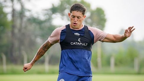 Martín Fernández dejaría de jugar en Gimnasia, el volante afronta sus últimas practicas en Estancia Chica Martín Fernández dejaría de jugar en Gimnasia, el volante afronta sus últimas practicas en Estancia Chica
