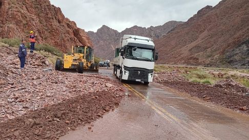 Tránsito habilitado en la Ruta 7. Tránsito habilitado en la Ruta 7.