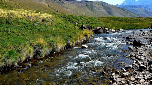 Turistas aseguran que sus guías los capacitan sobre el cuidado del agua en Mendoza. Turistas aseguran que sus guías los capacitan sobre el cuidado del agua en Mendoza.