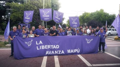 Los libertarios hacen campaña en los distintos departamentos en los que van a elecciones. Los libertarios hacen campaña en los distintos departamentos en los que van a elecciones.