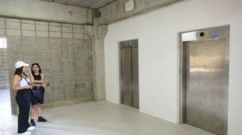 Gimnasia inauguró el ascensor de la Platea Néstor Basile en el Estadio Juan Carmelo Zerillo Gimnasia inauguró el ascensor de la Platea Néstor Basile en el Estadio Juan Carmelo Zerillo