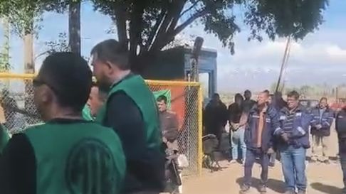 Los empleados del municipio votaron en asamblea la medida de fuerza. Los empleados del municipio votaron en asamblea la medida de fuerza.