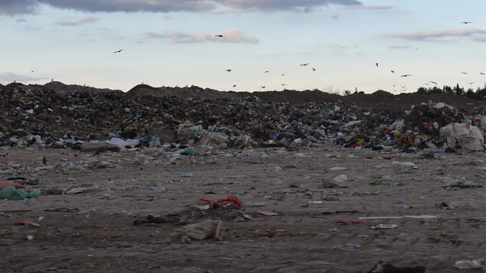 “Estamos cerrando el basural más grande de Mendoza, un paso clave para el cuidado del ambiente y una señal clara de hacia dónde vamos”. Alfredo Cornejo. “Estamos cerrando el basural más grande de Mendoza, un paso clave para el cuidado del ambiente y una señal clara de hacia dónde vamos”. Alfredo Cornejo.