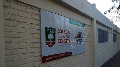 Colegio Tomás Alva Edison, de Guaymallén. Colegio Tomás Alva Edison, de Guaymallén.