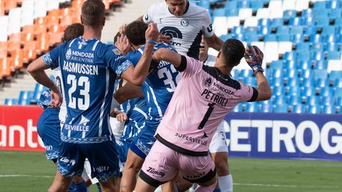 La Lepra lleva 25 años sin vencer a Godoy Cruz en torneos oficiales. La Lepra lleva 25 años sin vencer a Godoy Cruz en torneos oficiales.