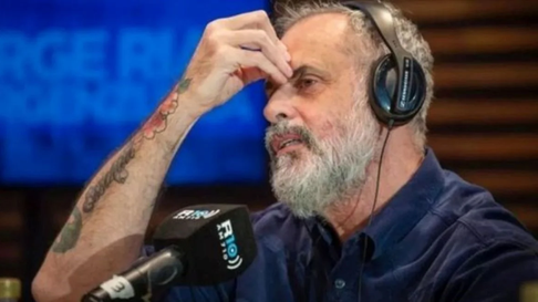 Jorge Rial denunció una amenaza frente a su casa y vinculó el episodio con el Gobierno y la represión. Jorge Rial denunció una amenaza frente a su casa y vinculó el episodio con el Gobierno y la represión.