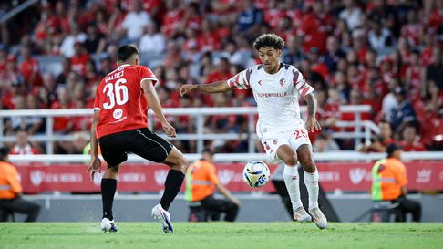 Estudiantes no pudo aprovechar y terminó empatando 1-1 en el estreno Estudiantes no pudo aprovechar y terminó empatando 1-1 en el estreno