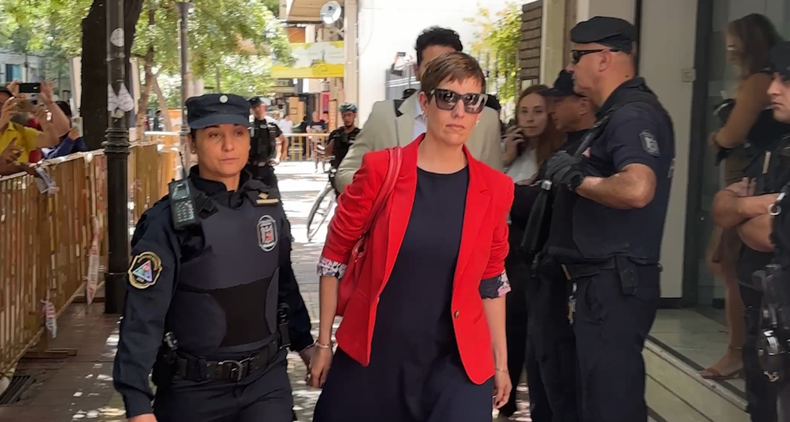 Jimena Latorre se retira de la Legislatura. 